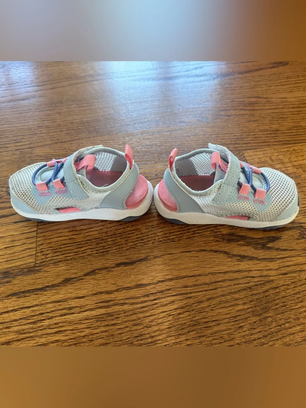 See Kai Run Toddler Size 6 mesh shoes